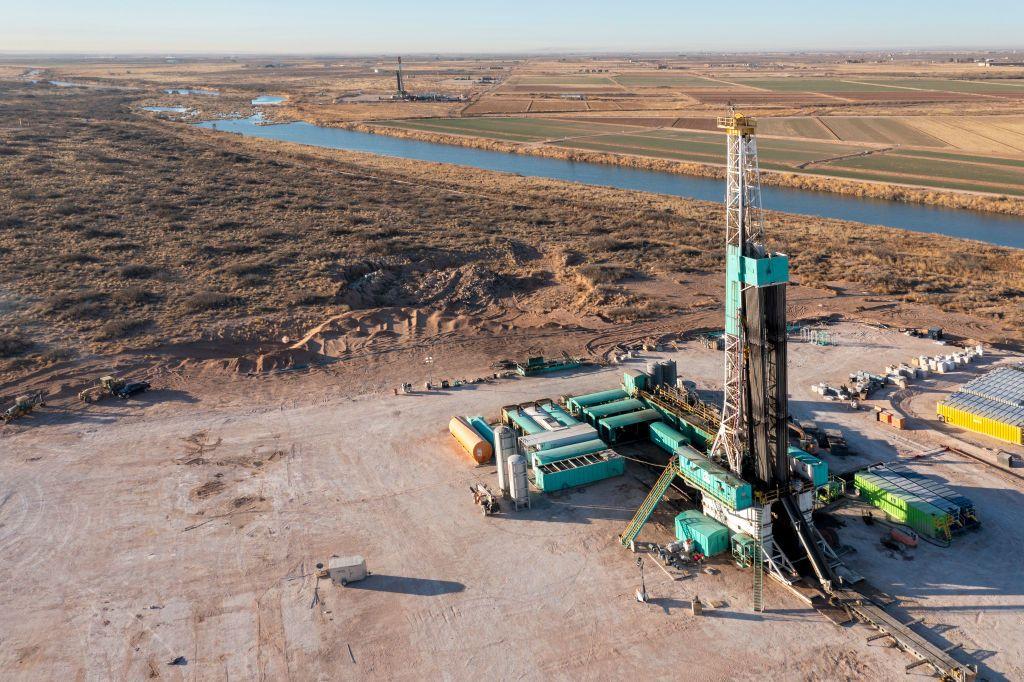 La maquinaria en un pozo de extracci&oacute;n de gas mediante fracking