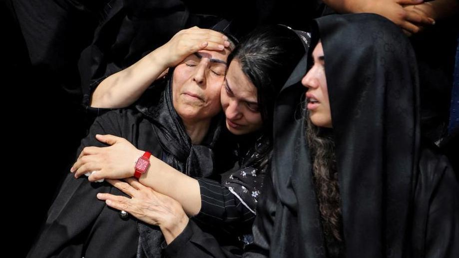 Funeral de las v&iacute;ctimas de la escuela 