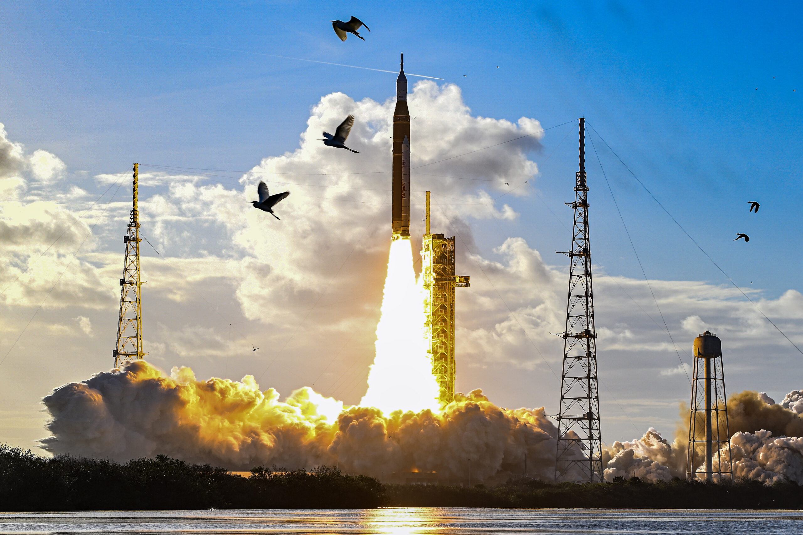 La misión de Artemis II de la NASA regresa a la Tierra con éxito