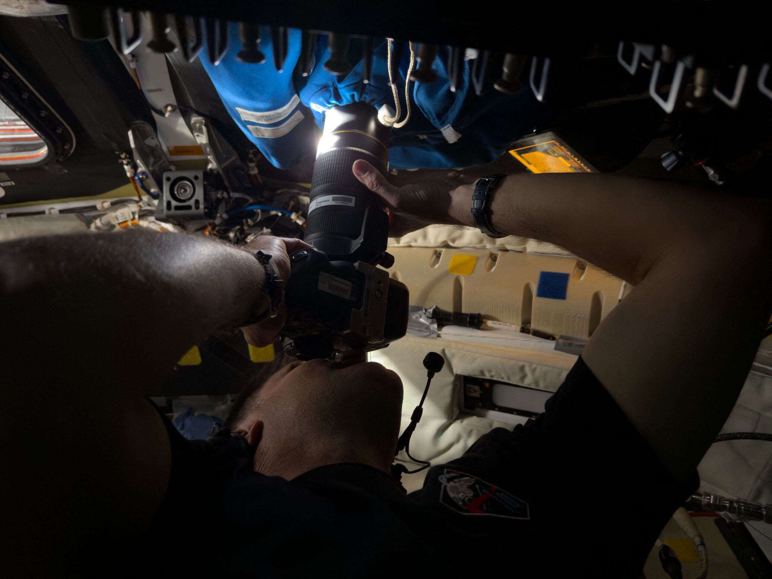 En las primeras fotos del sobrevuelo lunar de la NASA están la Tierra y un eclipse