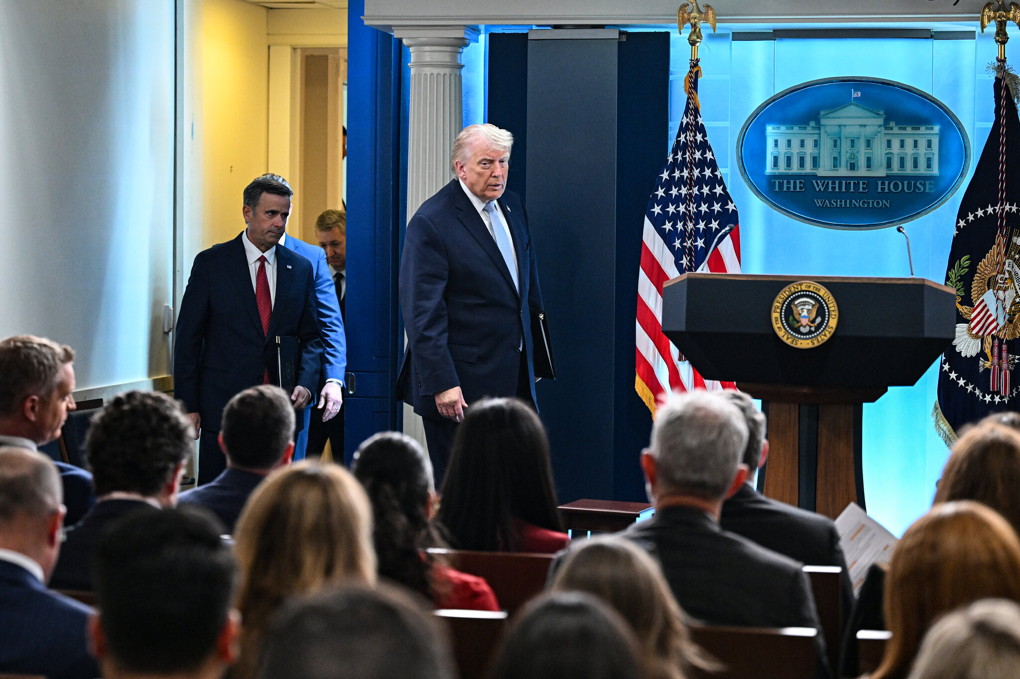 Elogios, alivio y el agobio: los líderes mundiales reaccionan al alto al fuego en Irán