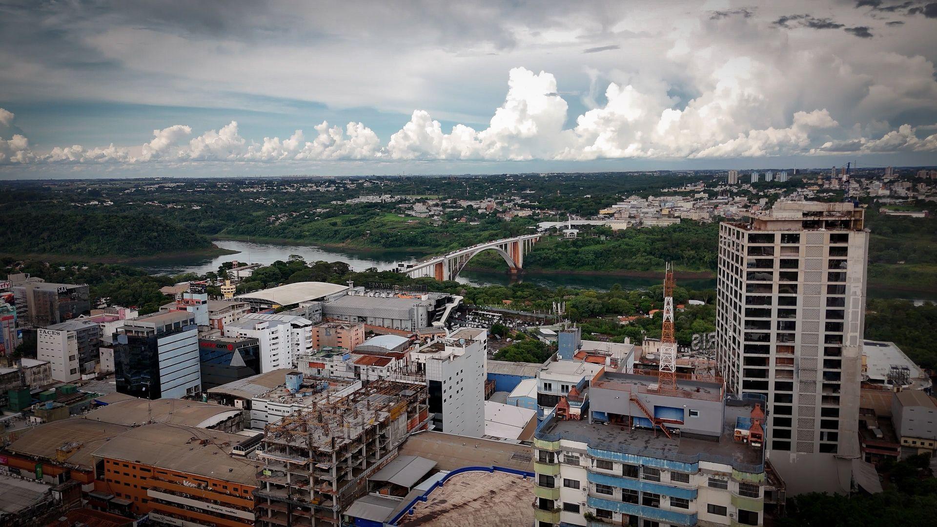 Vista a&eacute;rea de Ciudad del Este.
