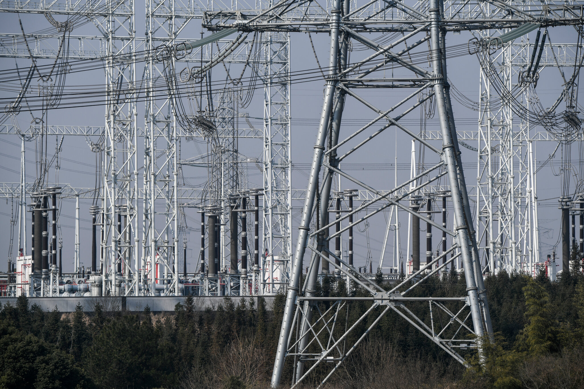 La industria eléctrica de China podría salir beneficiada de la guerra en Medio Oriente