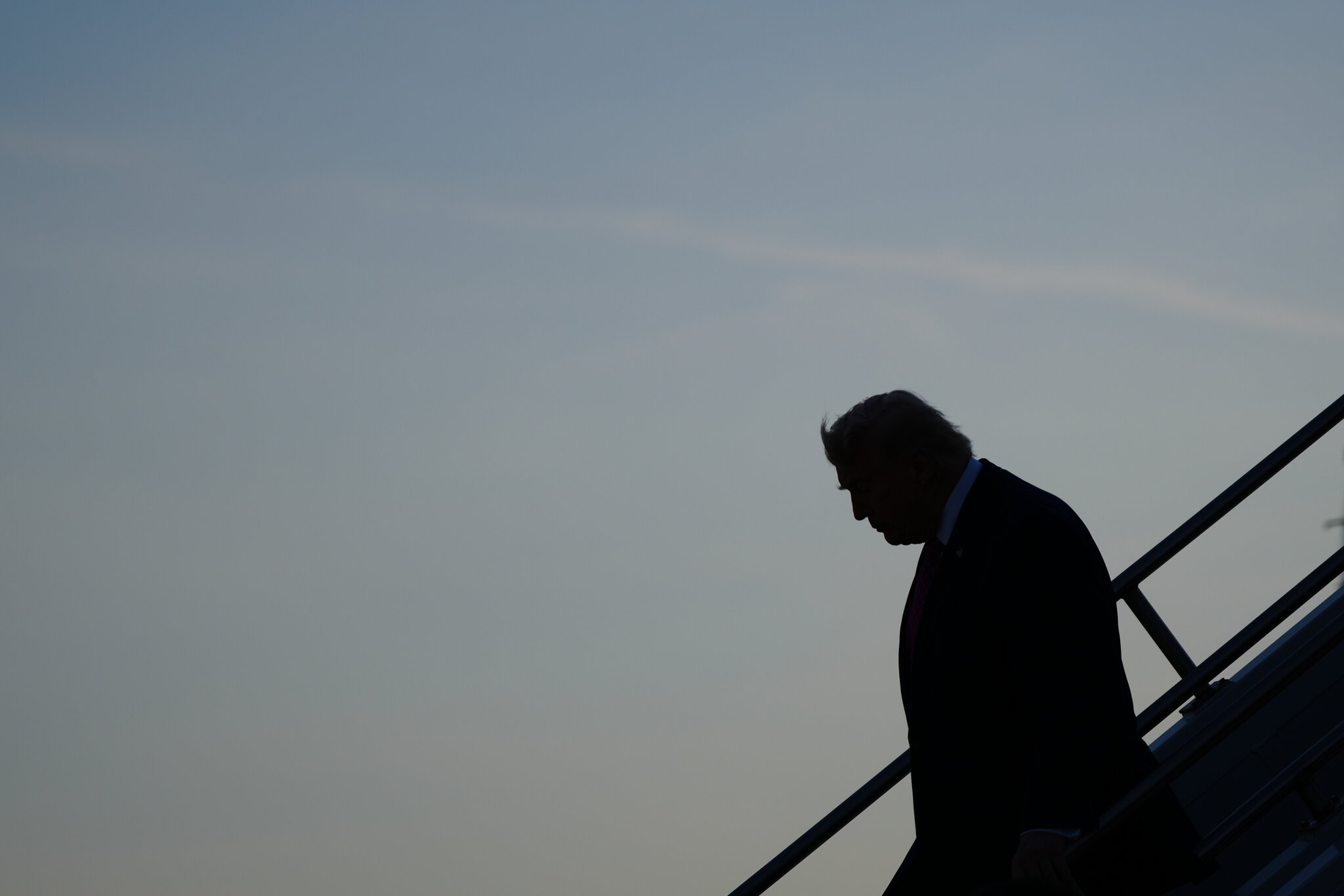 La salud mental de Trump entra a debate por sus comentarios sobre Irán y el papa