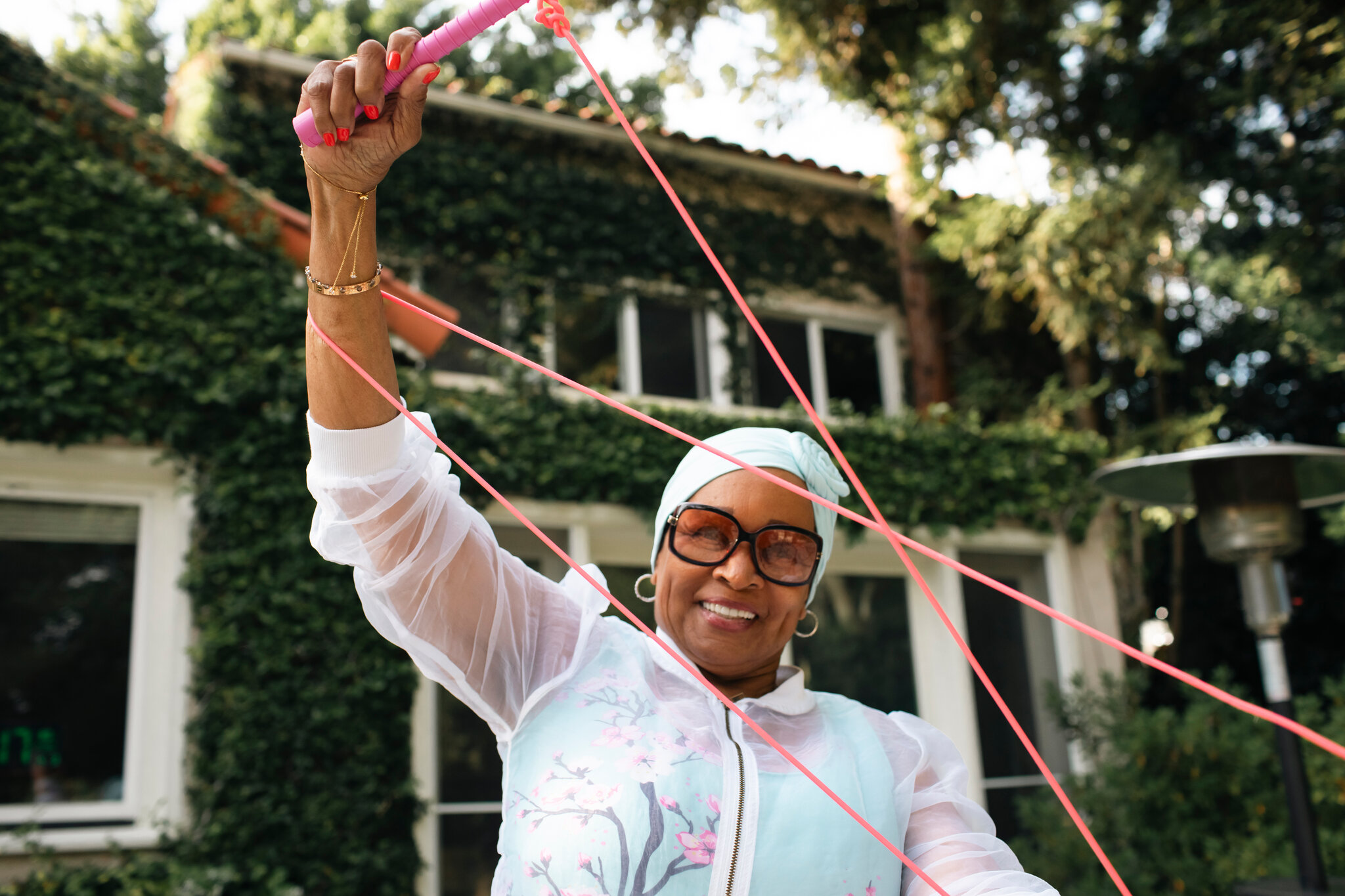 La reina del salto de cuerda vive en Beverly Hills y tiene 82 años