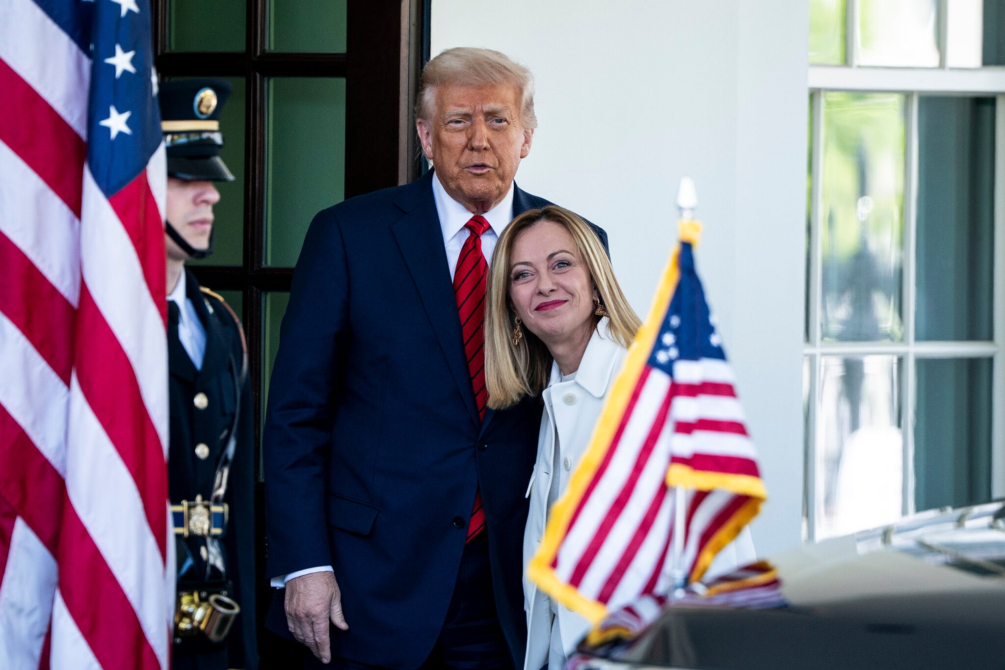 La creciente disputa sobre el papa e Irán aleja a Meloni de Trump