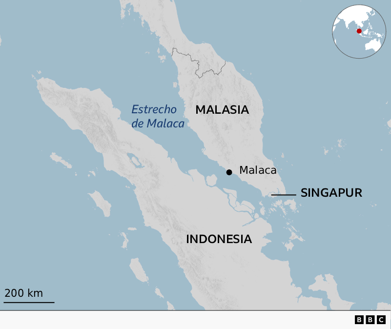 Un mapa muestra el estrecho de Malaca.