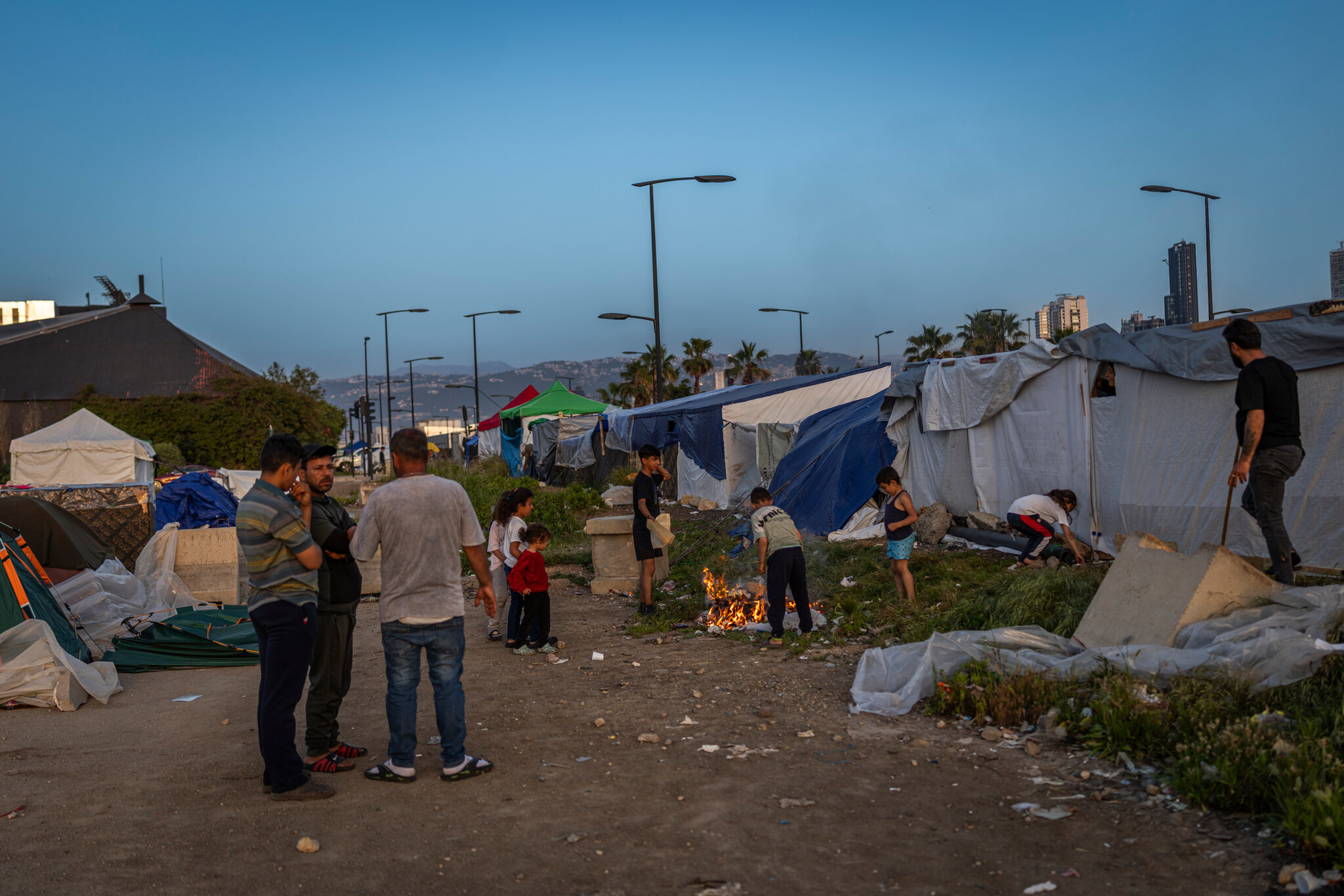 Israel y Líbano acuerdan un alto al fuego de 10 días