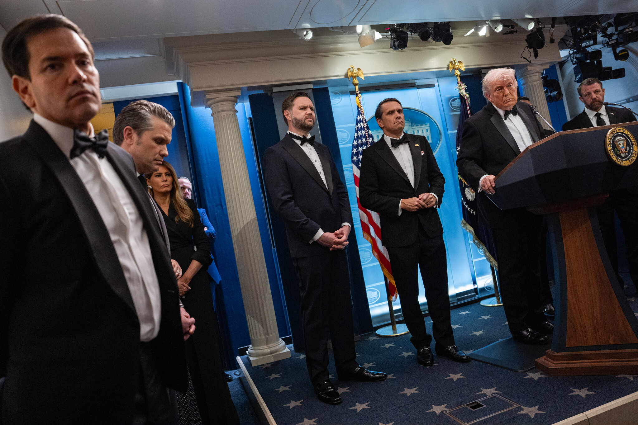 Trump habla sobre su estado mental después de una noche de caos