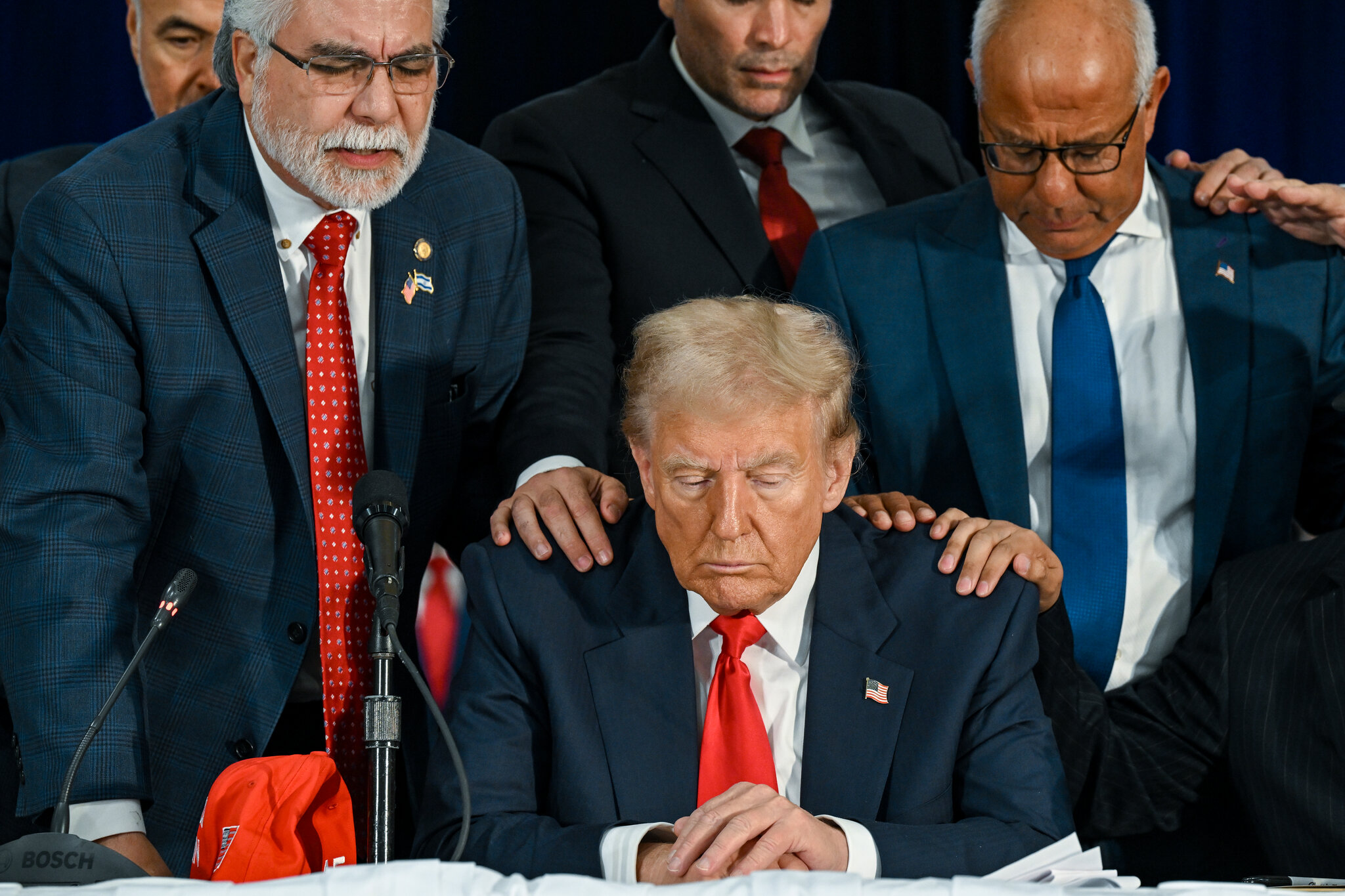 Trump pone a prueba los límites de sus partidarios más devotos