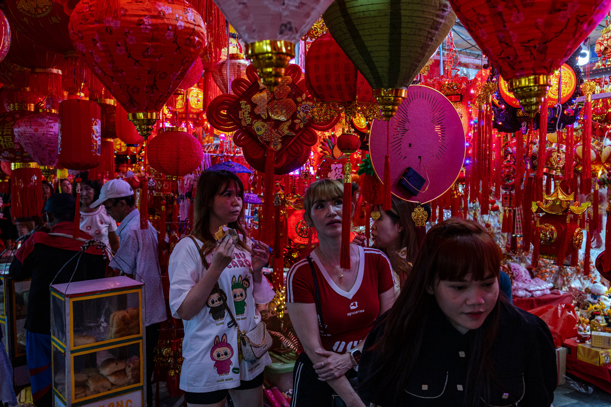 De productos baratos a símbolo de innovación: China gana terreno en Indonesia