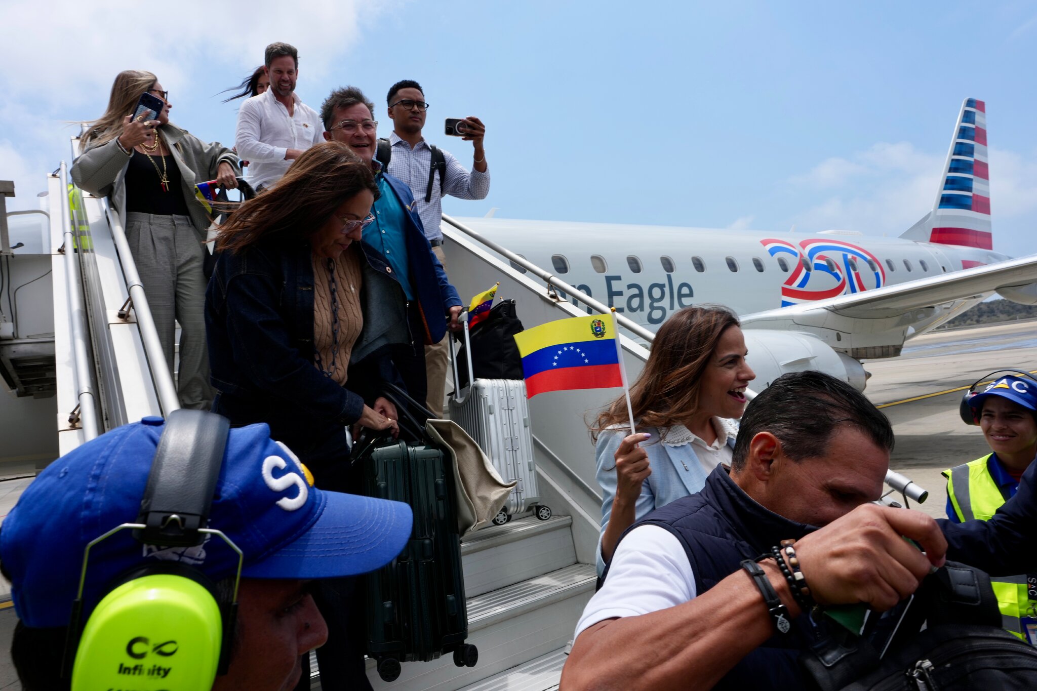 El primer vuelo directo desde EE. UU. aterriza en Caracas después de 7 años