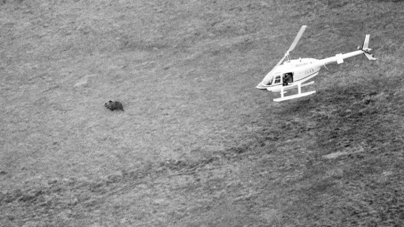 Un helic&oacute;ptero divisa a H&eacute;rcules desde el aire. 