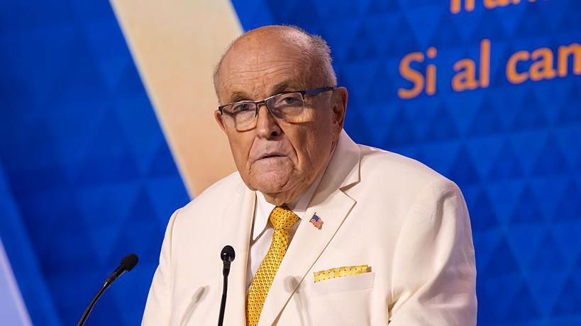 Hospitalizan a Rudy Giuliani, exalcalde de Nueva York y aliado de Trump, que se encuentra “en estado crítico pero estable”