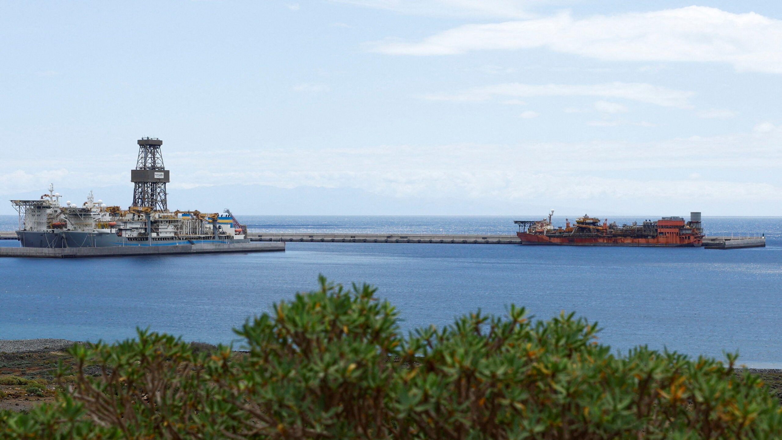 Barcos atracados en el puerto de Granadilla, donde se espera que el MV Hondius, con casi 150 personas a bordo, llegue, seg&uacute;n inform&oacute; la ministra de Sanidad espa&ntilde;ola, M&oacute;nica Garc&iacute;a,