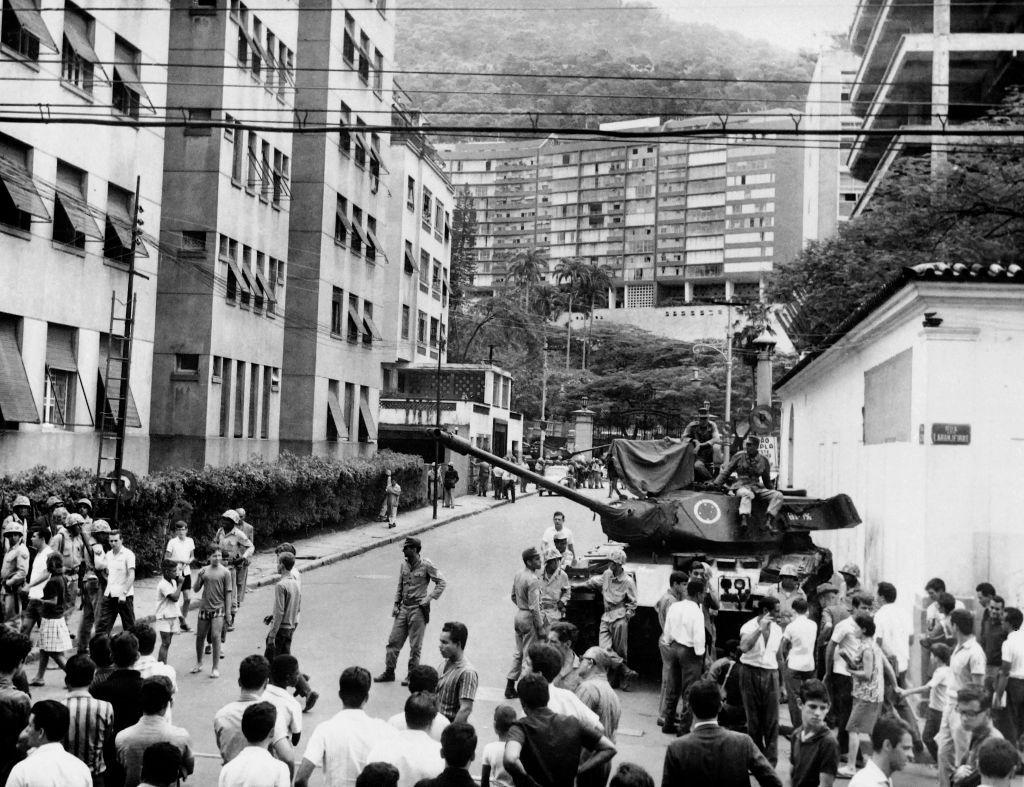 Cómo operan el Primer Comando de la Capital y el Comando Vermelho, los poderosos grupos criminales de Brasil designados como terroristas por EE.UU.