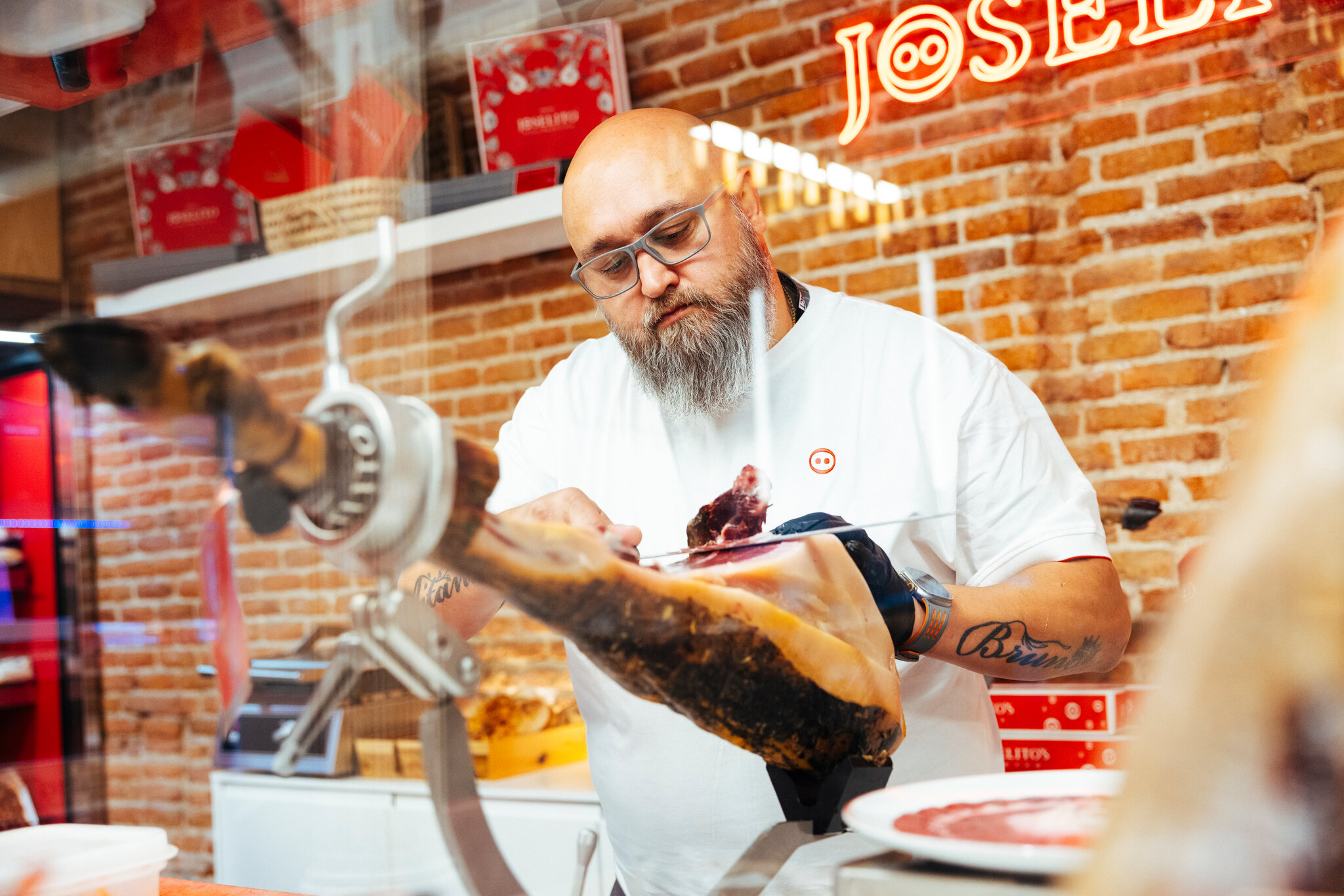 El arte de cortar jamón ibérico