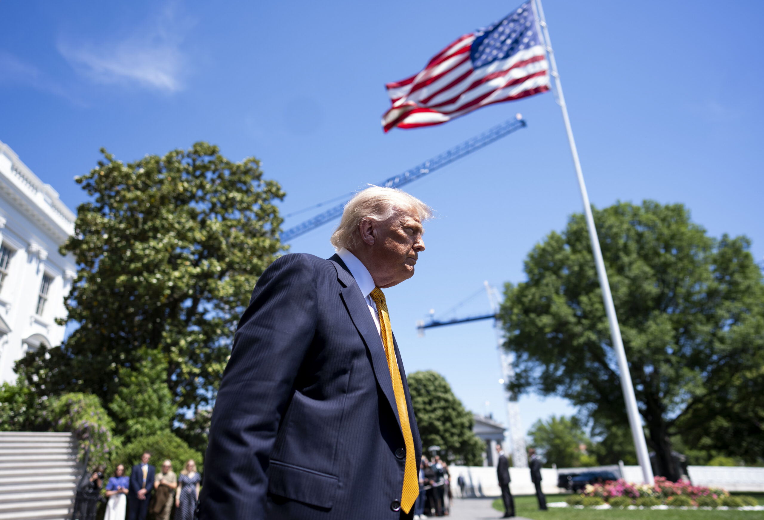 Trump dice que no le preocupa el impacto económico de la guerra en Irán para EE. UU.