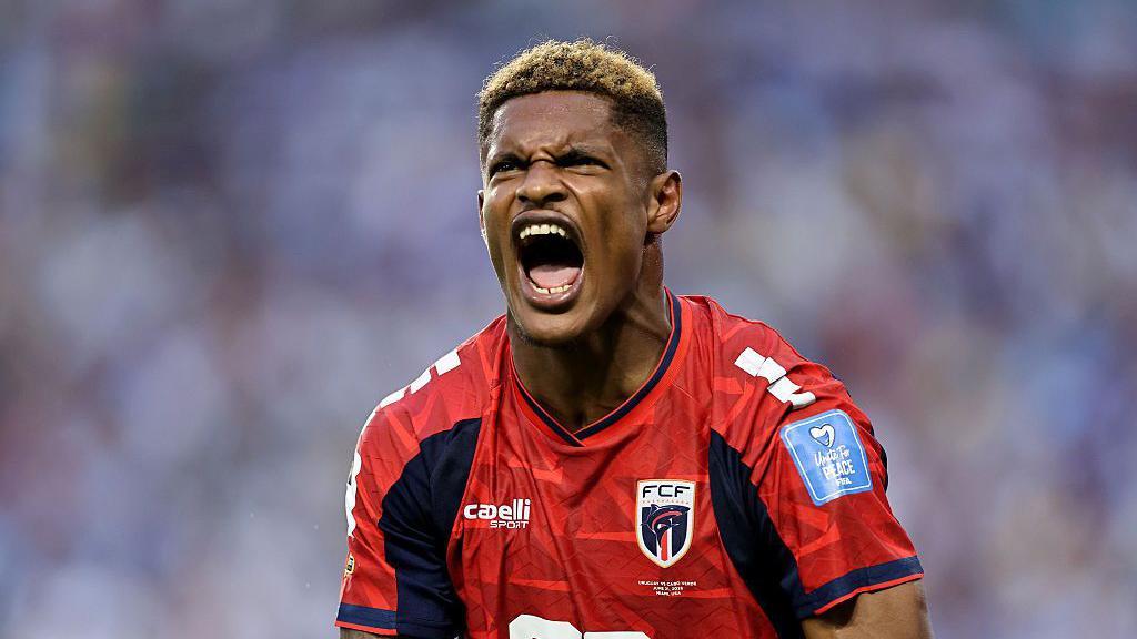 Helio Varela de Cabo Verde celebra marcar el segundo gol de su equipo durante el partido del Grupo H de la Copa Mundial de la FIFA 2026 entre Uruguay y Cabo Verde en el Estadio de Miami el 21 de junio de 2026 en Miami Gardens, Florida.