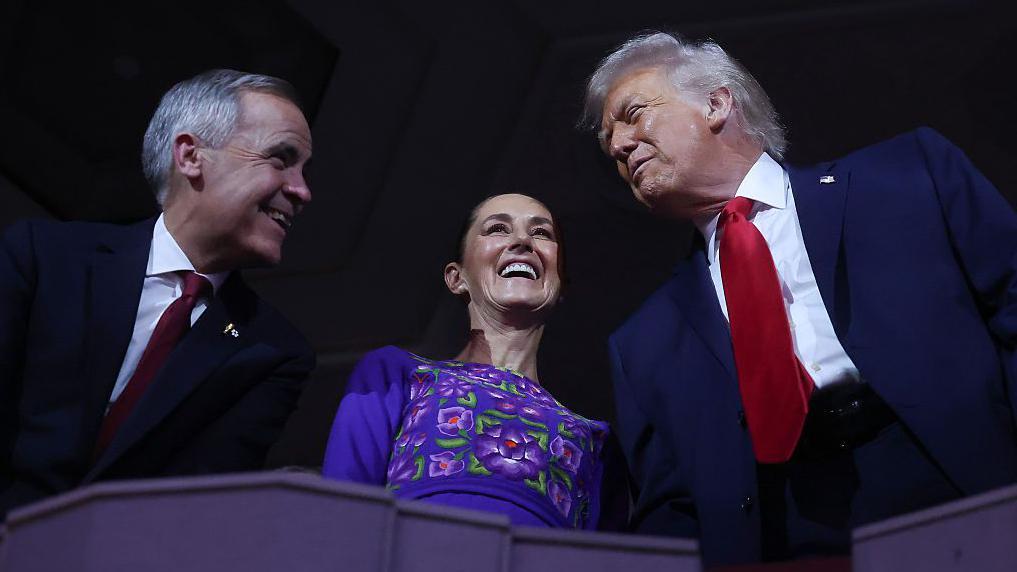 El premier canadiense, Mark Carney; la presidenta de M&eacute;xico, Claudia Sheinbaum; y el presidente estadounidense, Donald Trump.