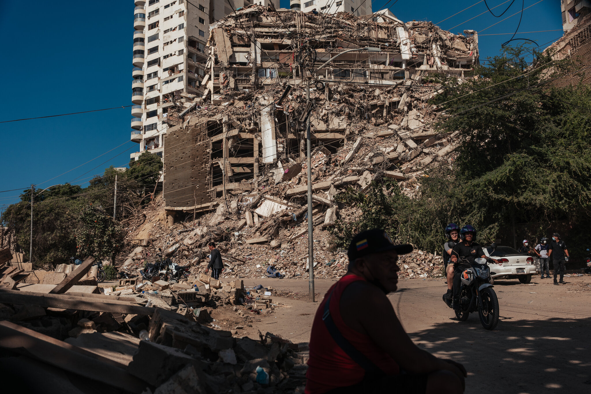 La escasez de equipos de rescate complicó la respuesta de Venezuela a los terremotos