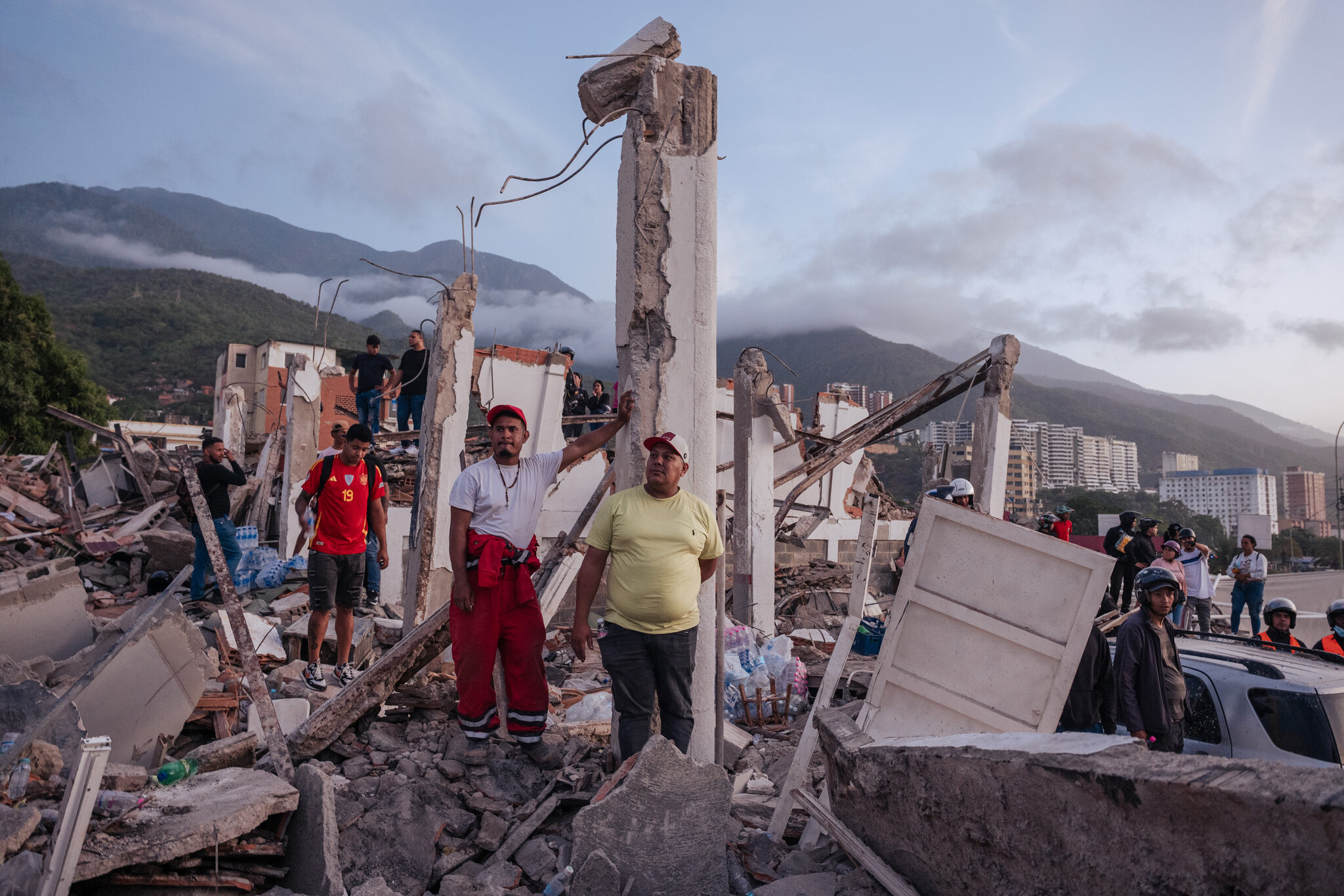 La economía de Venezuela parecía renacer. Entonces golpearon los terremotos