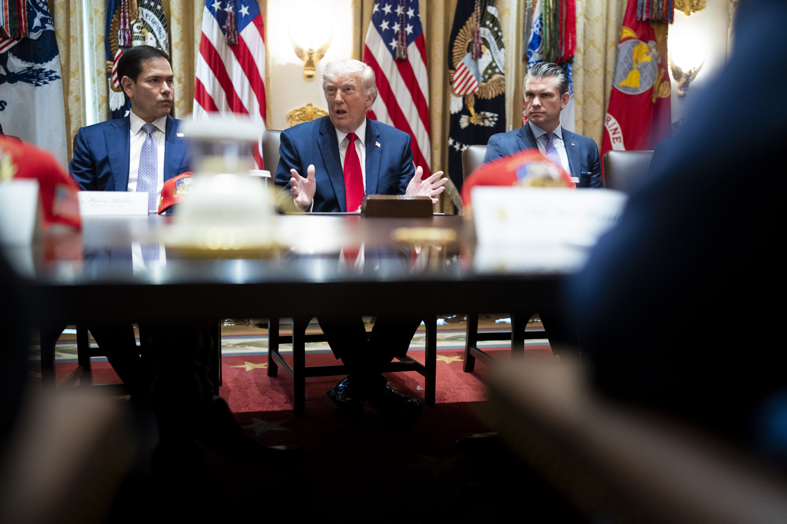 Trump ignoró los simulacros bélicos sobre el estrecho de Ormuz