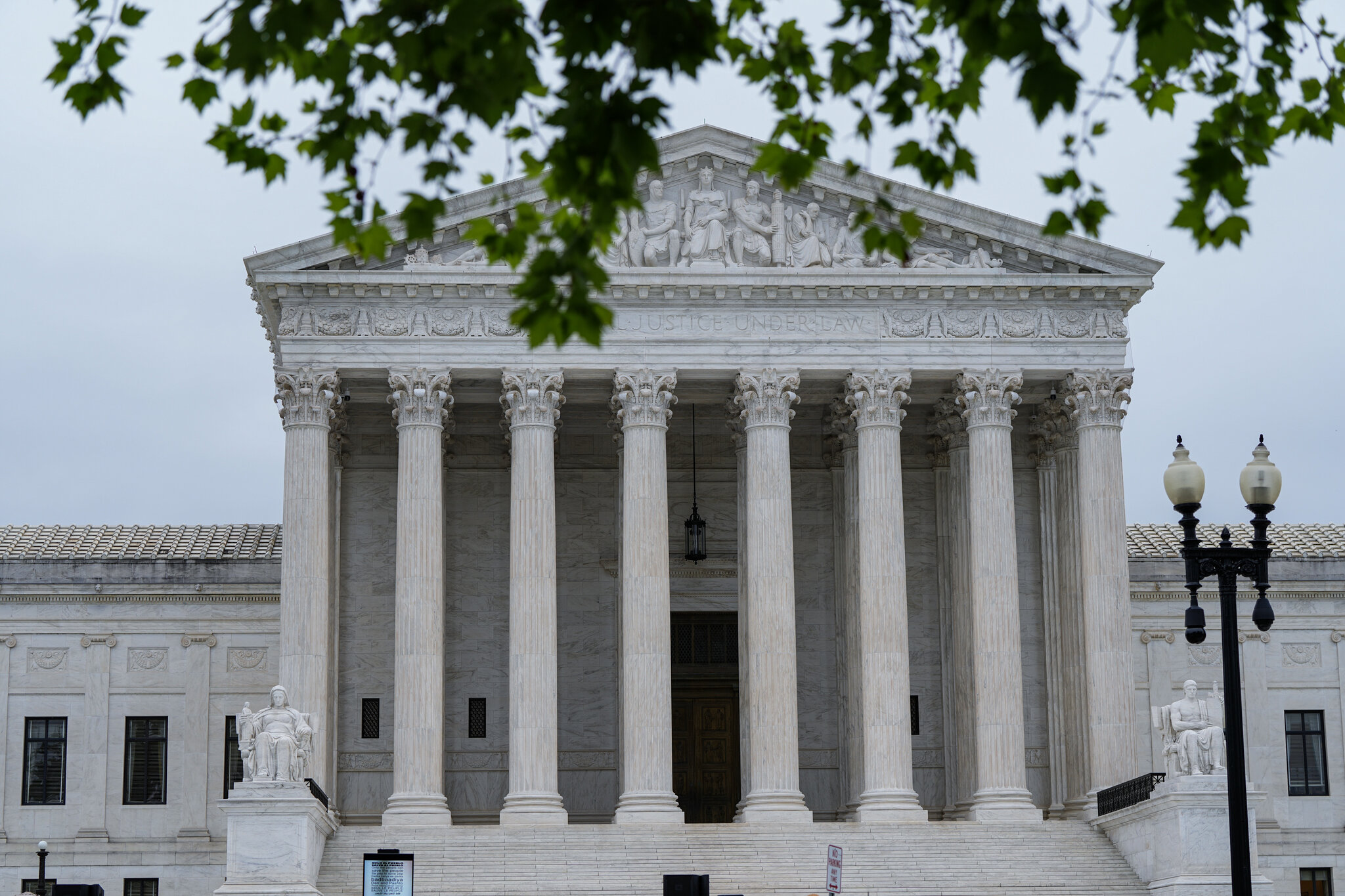 La Corte Suprema da más poder a Trump en su cruzada contra la migración