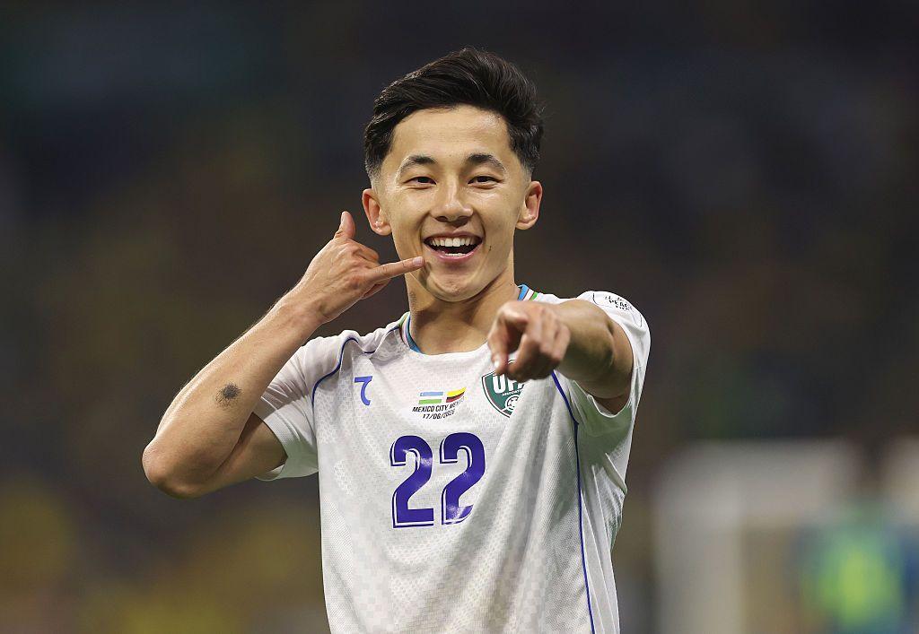 Abbosbek Fayzullaev #22 de Uzbekist&aacute;n celebra haber marcado el primer gol de su equipo durante el partido del Grupo K de la Copa Mundial de la FIFA 2026 entre Uzbekist&aacute;n y Colombia en el Estadio de Ciudad de M&eacute;xico el 17 de junio de 2026 en Ciudad de M&eacute;xico, M&eacute;xico