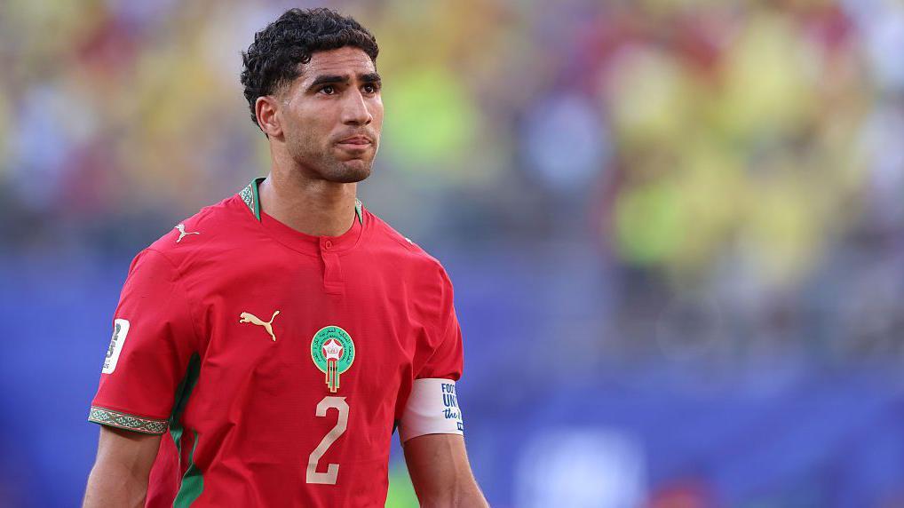 Achraf Hakimi fotografiado con la equipaci&oacute;n de Marruecos