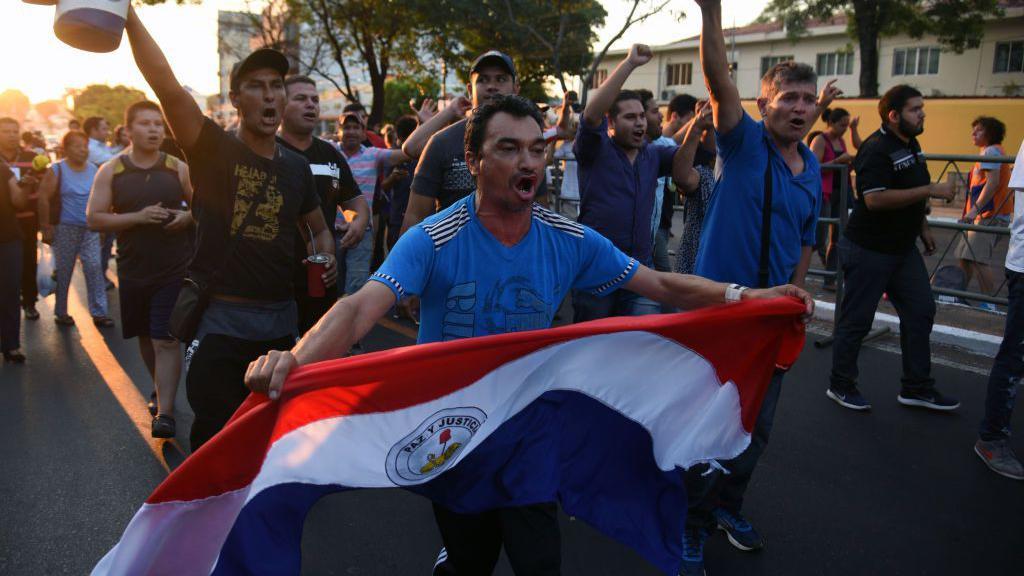 5 claves que explican el “boom” económico de Paraguay (y los efectos que está teniendo en el país)