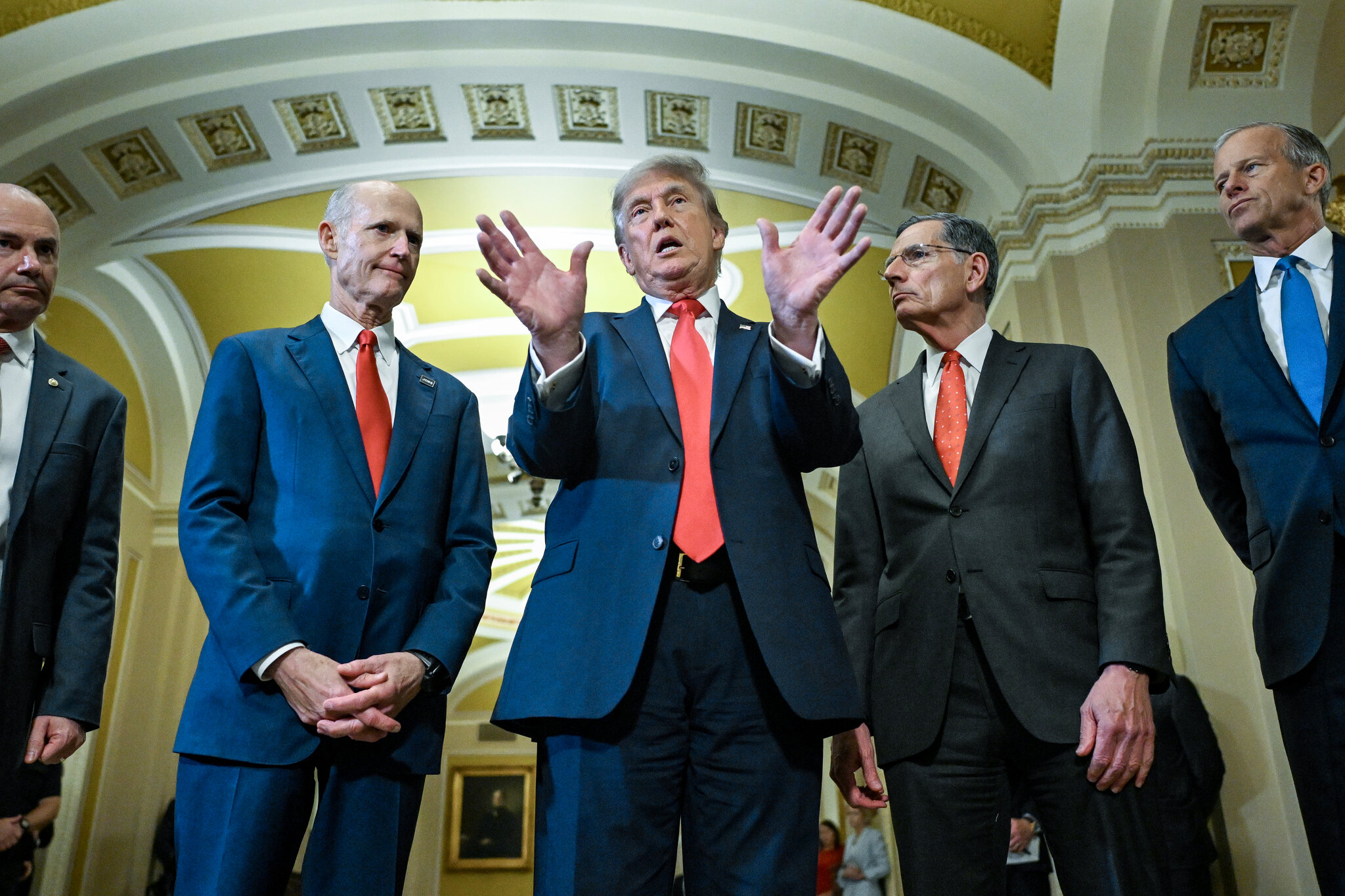 Trump sigue dificultando la posición política de los republicanos de cara a las elecciones