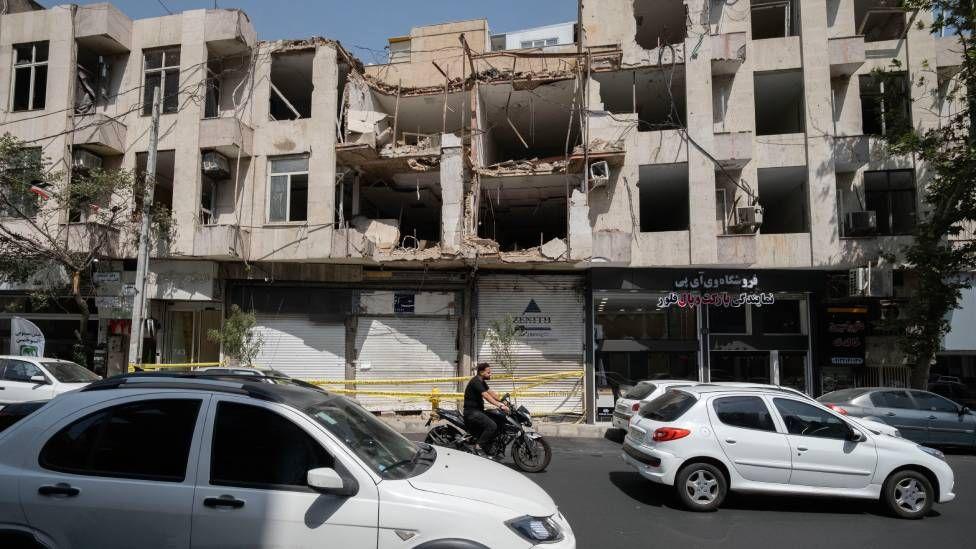 Un edificio destruido en Teherán por un ataque estadounidense 