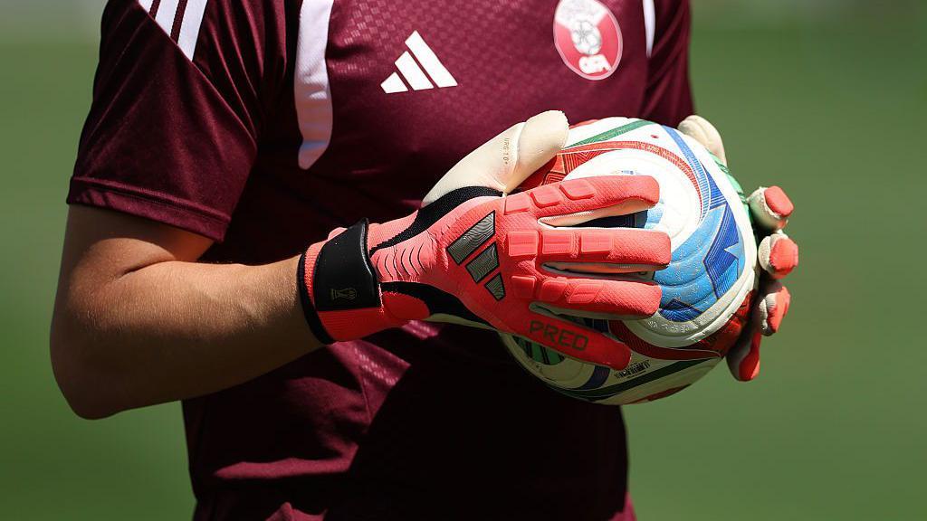 “Está hecho para los goles”: por qué este balón del Mundial está causando problemas a los porteros