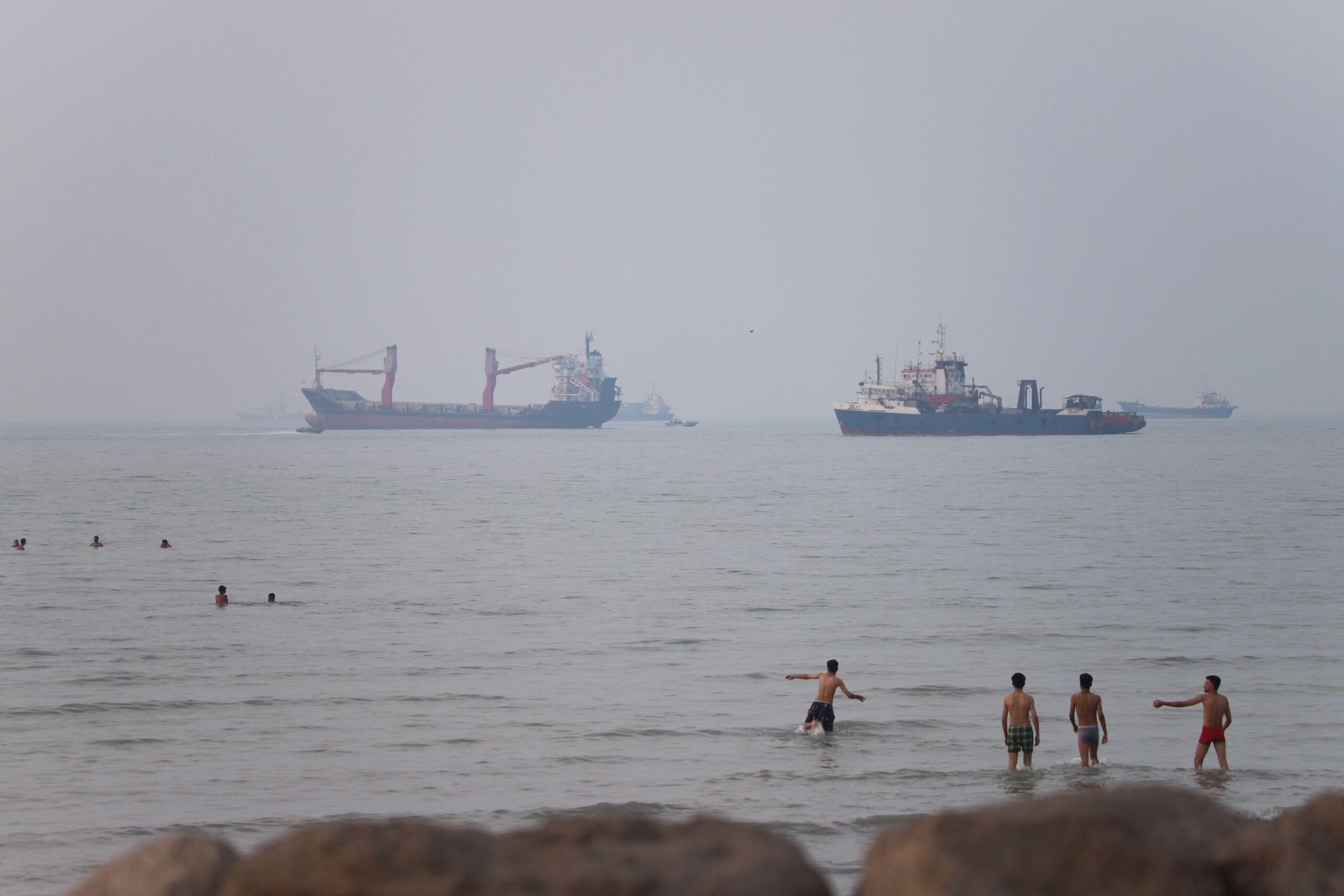 ¿Pueden las rutas alternativas al estrecho de Ormuz mantener el flujo de petróleo y gas del Golfo?