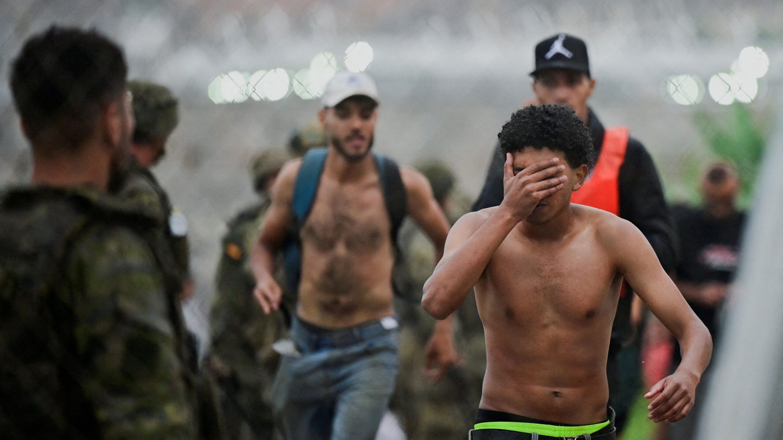 España intenta contener la crisis migratoria en Ceuta: 48.000 personas ya han regresado a Marruecos y aumenta a 57 el número de muertos