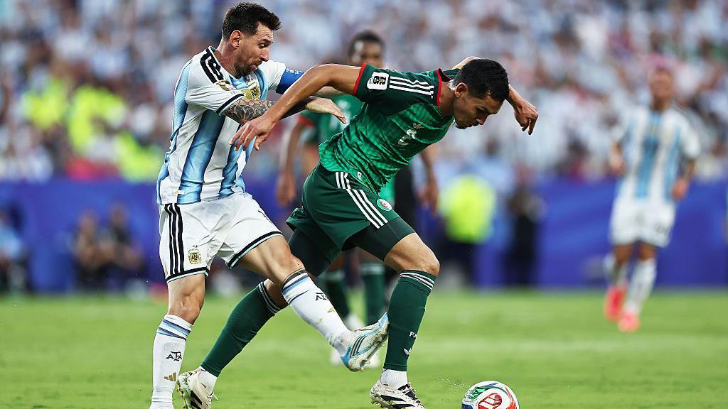 ¿Están recibiendo Messi y Argentina un trato favorable en el Mundial?