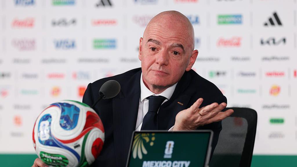 Gianni Infantino, presidente de la FIFA, habla con los medios de comunicación durante una conferencia de prensa de apertura de la Copa Mundial de la FIFA 2026 en el Estadio Ciudad de México, el 10 de junio de 2026, en Ciudad de México, México. 