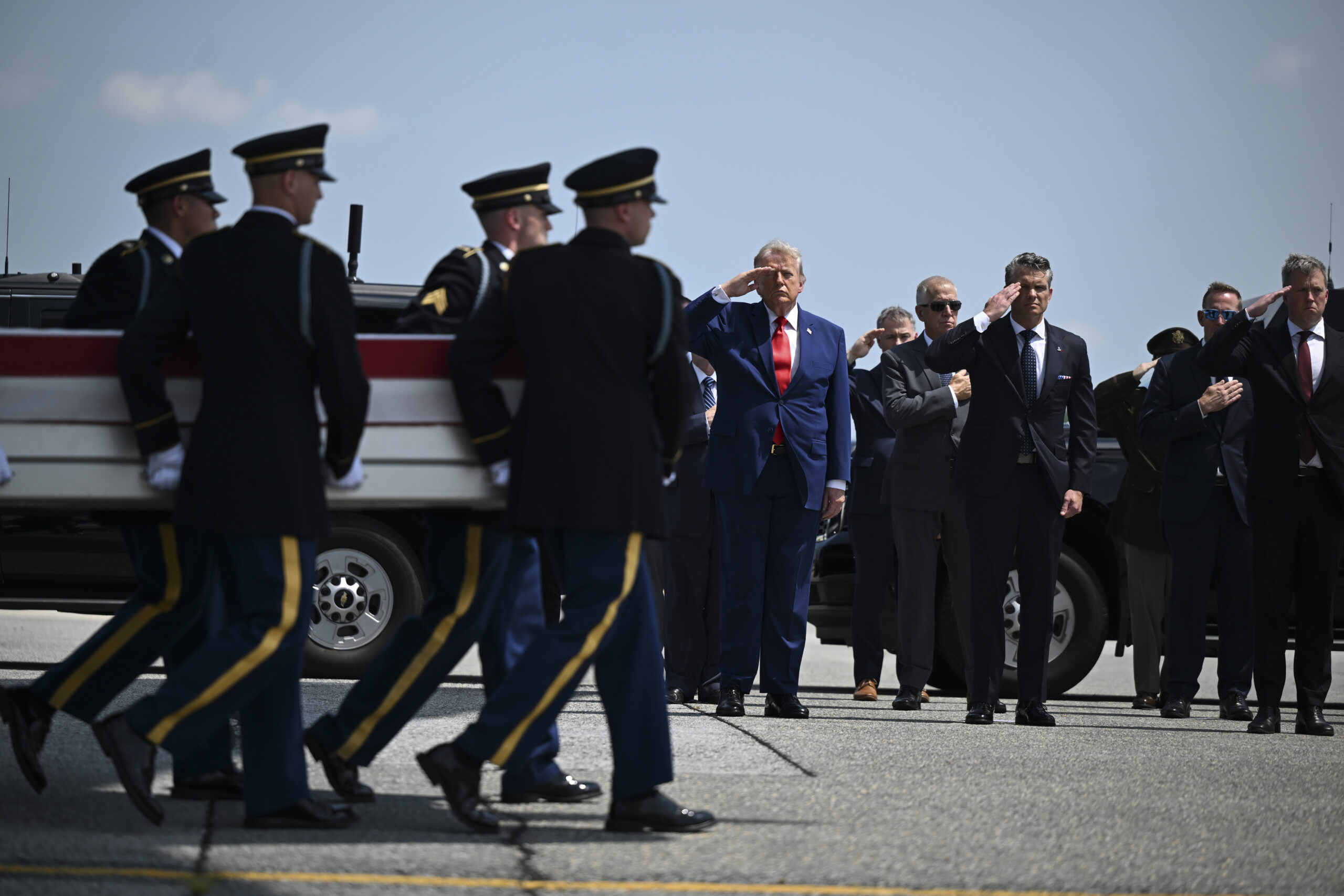 Trump afirma que los soldados caídos apoyaban la guerra con Irán