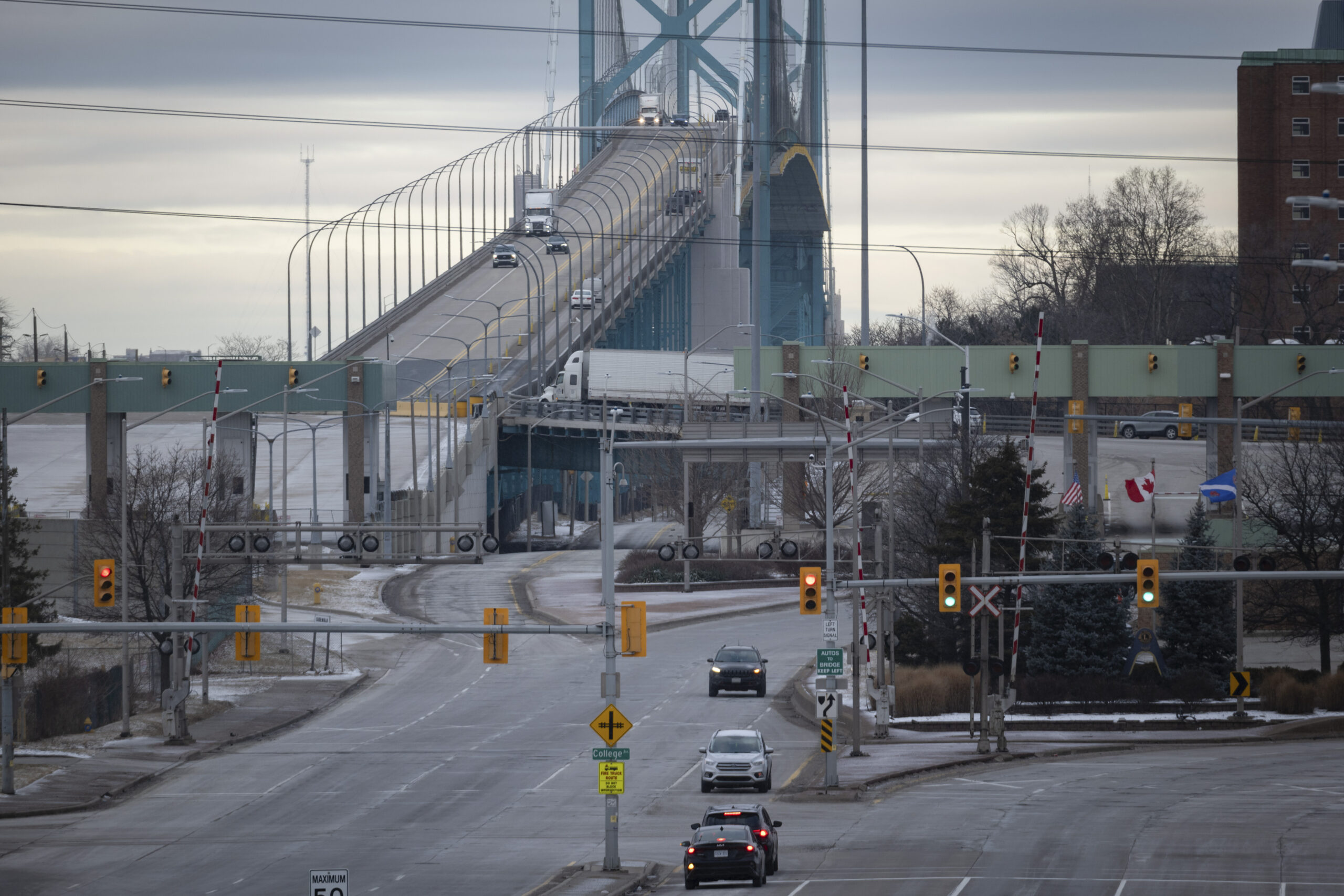 Canadá inaugura un importante puente internacional sin invitar a EE. UU.