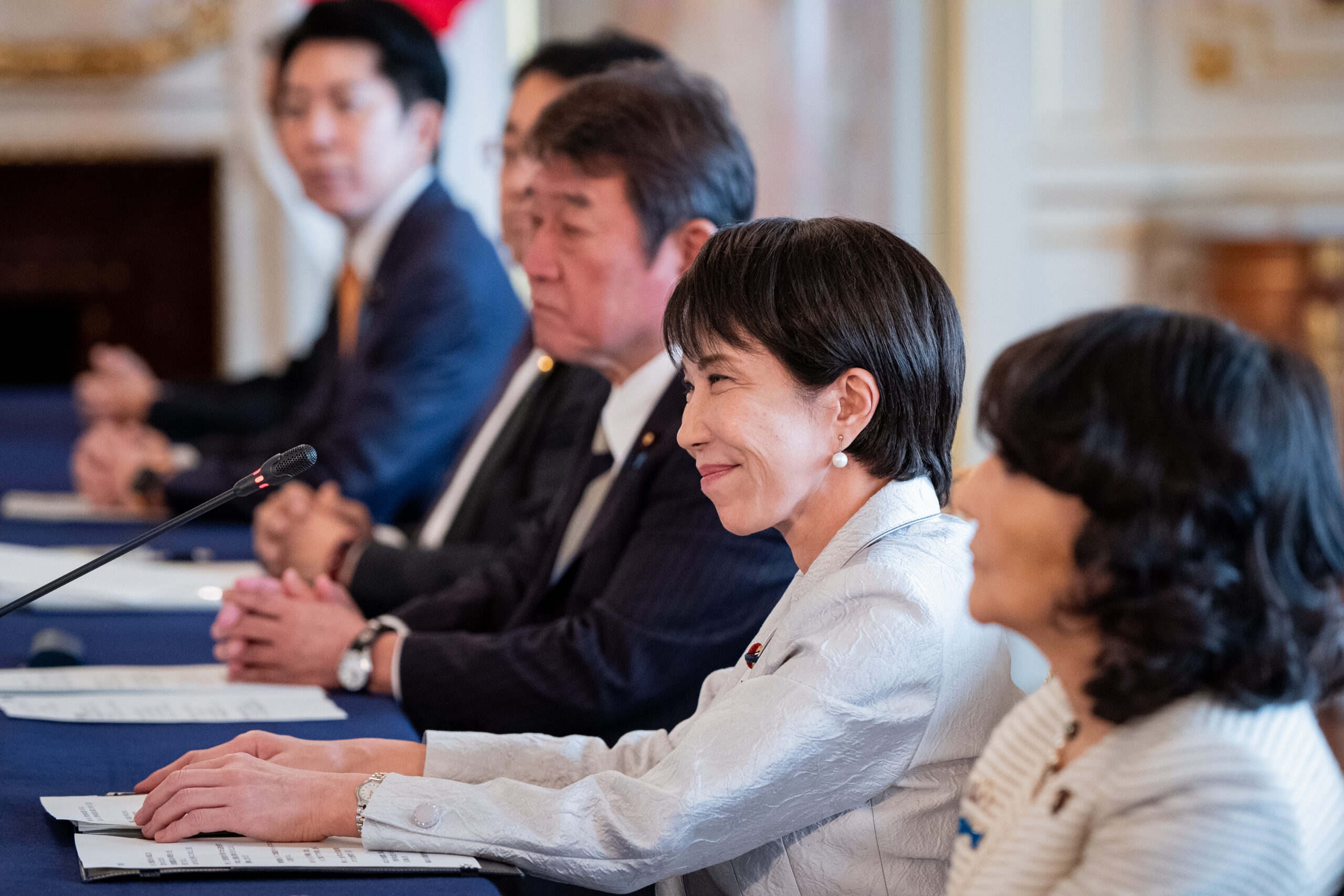 La primera ministra de Japón dice que solo duerme de ‘0 a 3 horas’