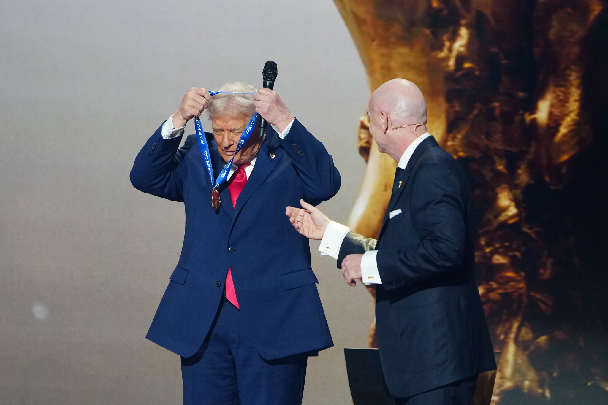 Una llamada de Trump a la FIFA convierte el Mundial en otro frente político