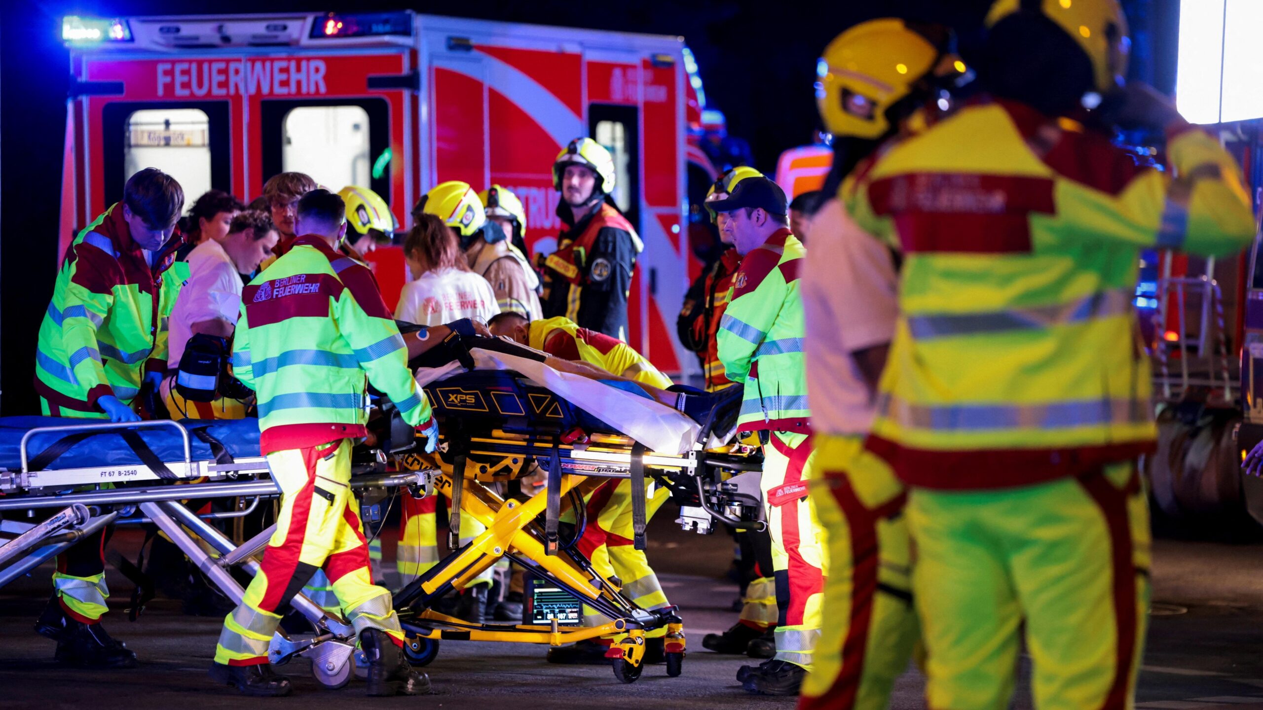 Un muerto y 15 heridos en la Marcha del Orgullo en Berlín después de que un vehículo arrollara a la multitud