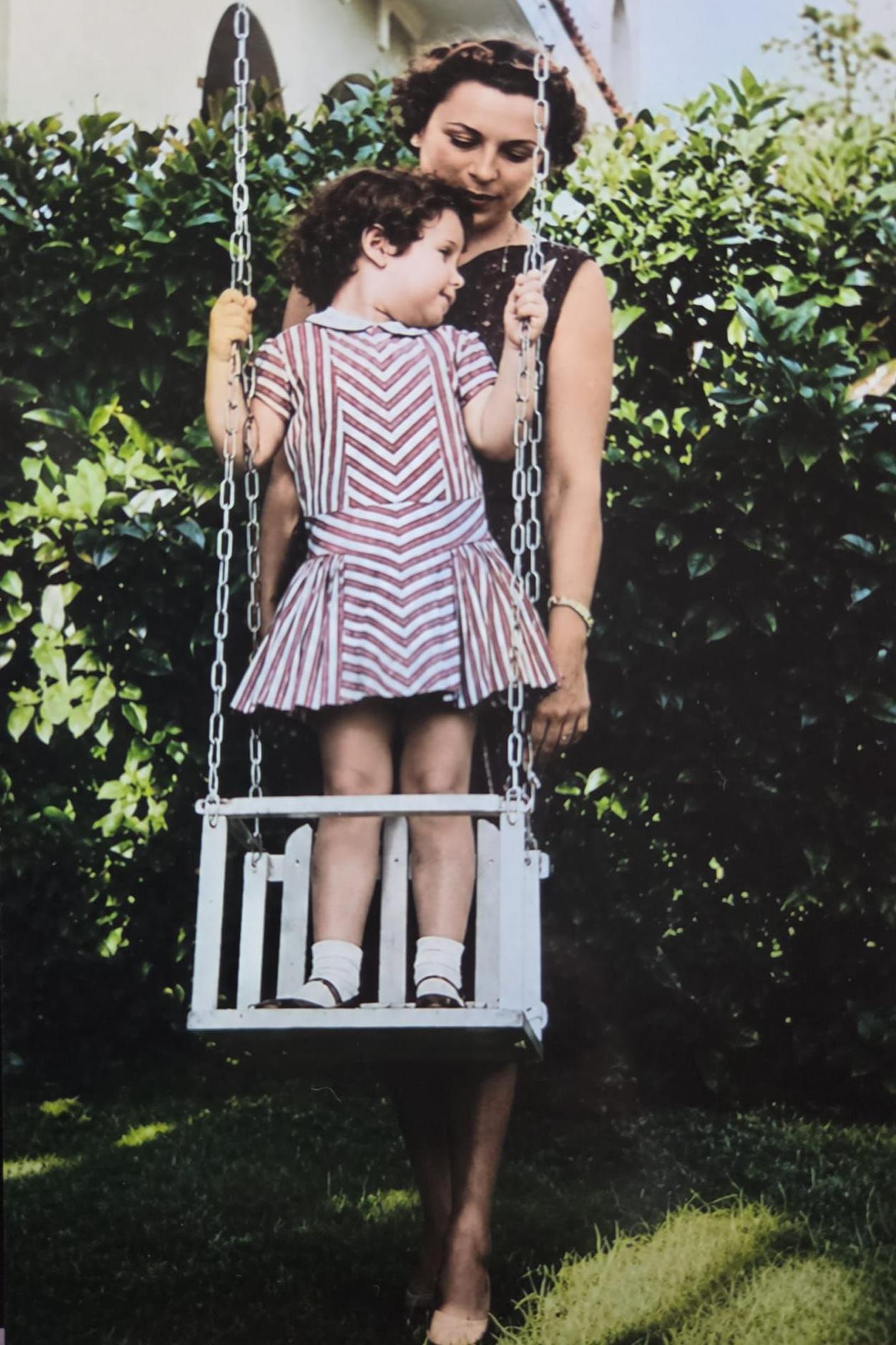 Alina con su madre