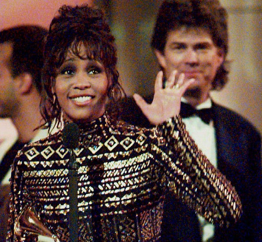 La historia de “I Will Always Love You”, la canción escrita por Dolly Parton que Whitney Houston convirtió en un himno del amor