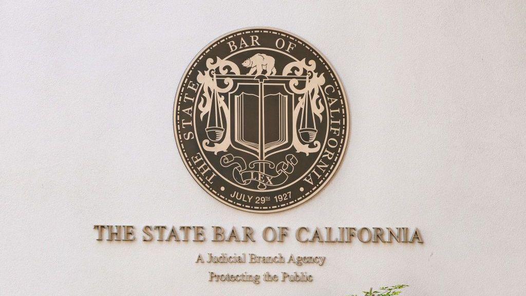 Vista general del Colegio de Abogados de California el 5 de enero de 2022 en Los Ángeles, California. (Foto por AaronP/Bauer-Griffin/GC Images)