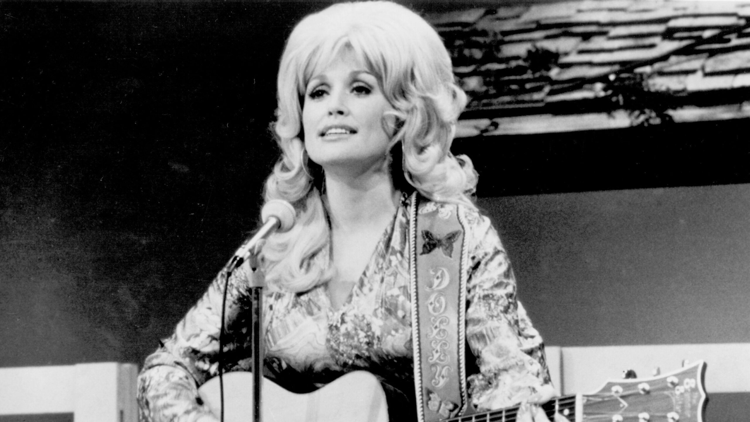 De Jolene a I Will Always Love You: cómo contó Dolly Parton la historia de su vida a través de 6 canciones icónicas