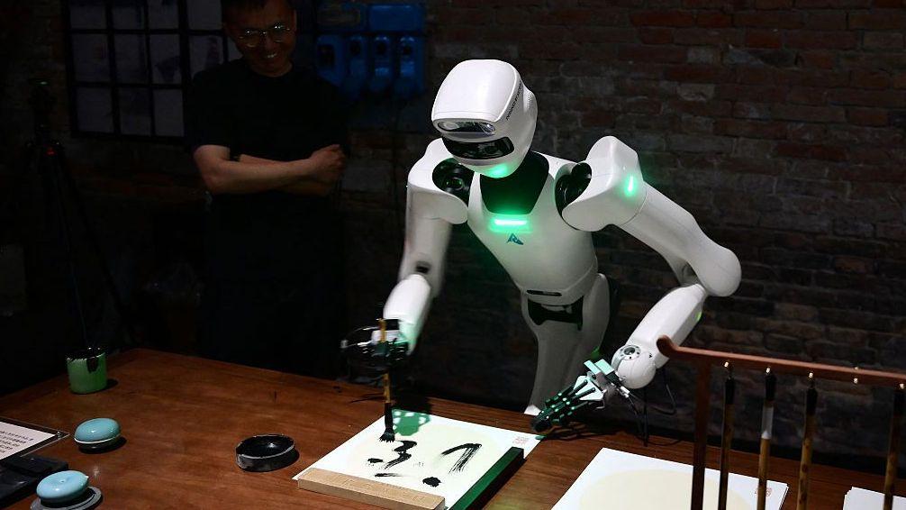 “Cambiará el mundo”: la revolución de las máquinas que se gesta en China y va mucho más allá de los robots humanoides