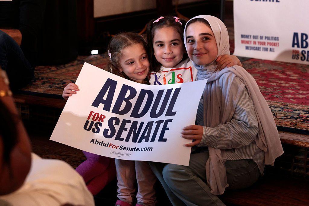 Quien es Abdul El-Sayed, el candidato musulmán de izquierda que ganó las primarias de Michigan y hace temblar al Partido Demócrata