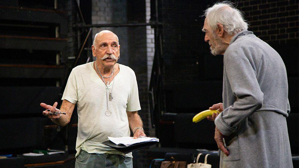 “Un diagnóstico de alzhéimer no es el final para una persona”: el actor que padece la enfermedad e interpretará un difícil monólogo de Beckett en Londres